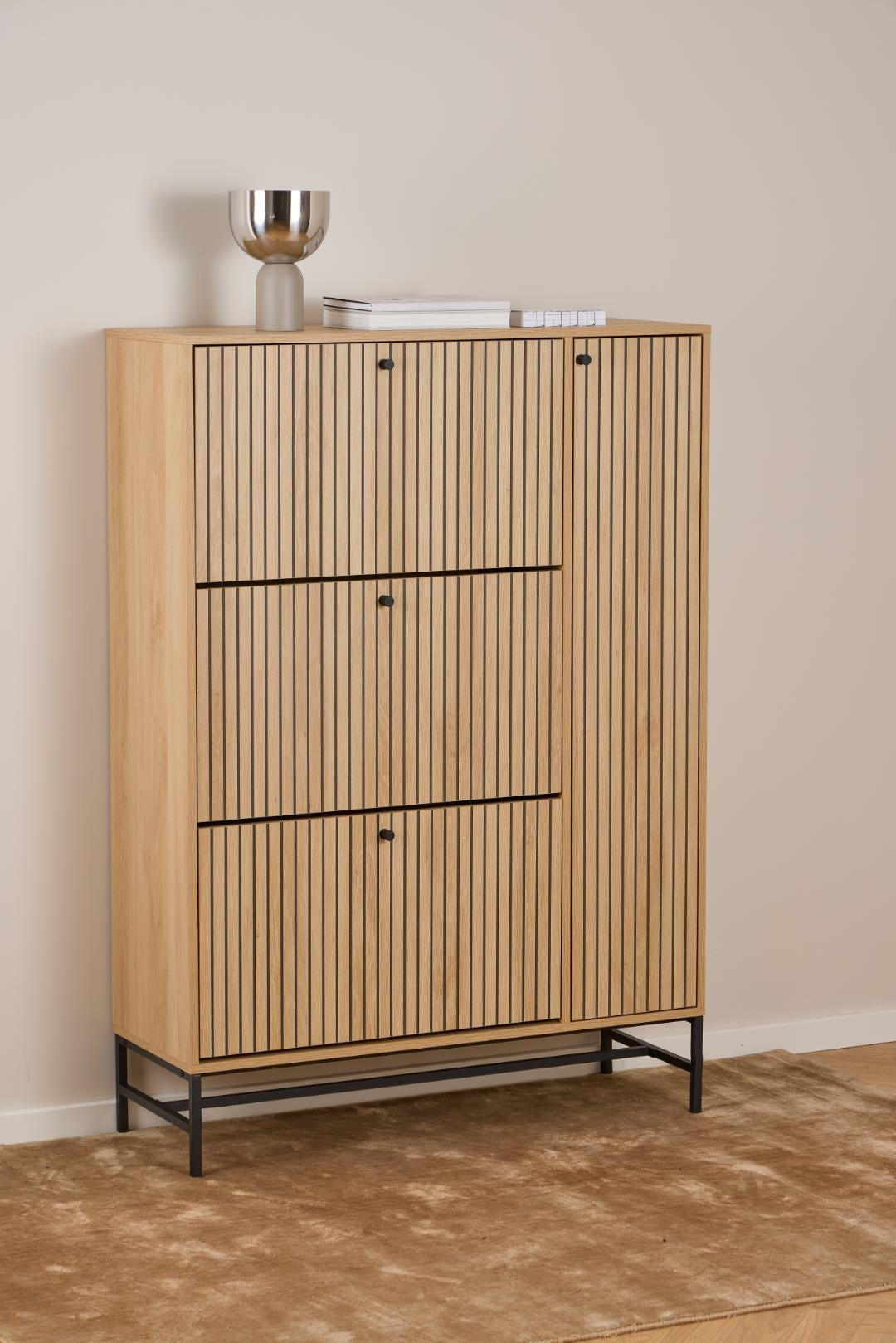 Schoenenkast Vela Oak XL – 3 + 1 Lades – Eikenlook Lamellen – Zwart Staal
